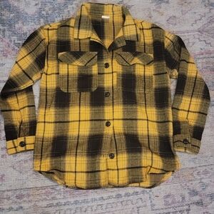 No Boundaries Yellow and Black Plaid Thick Plaid Button Up Shirt/Shacket Size M
